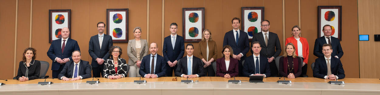 Officieel portret van de voltallige ministerraad