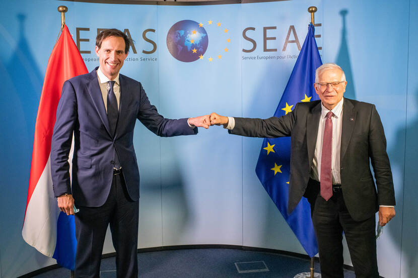 Minister Wopke Hoekstra en Josep Borrell, de Hoge Vertegenwoordiger voor buitenlands beleid en veiligheid van de Europese Commissie