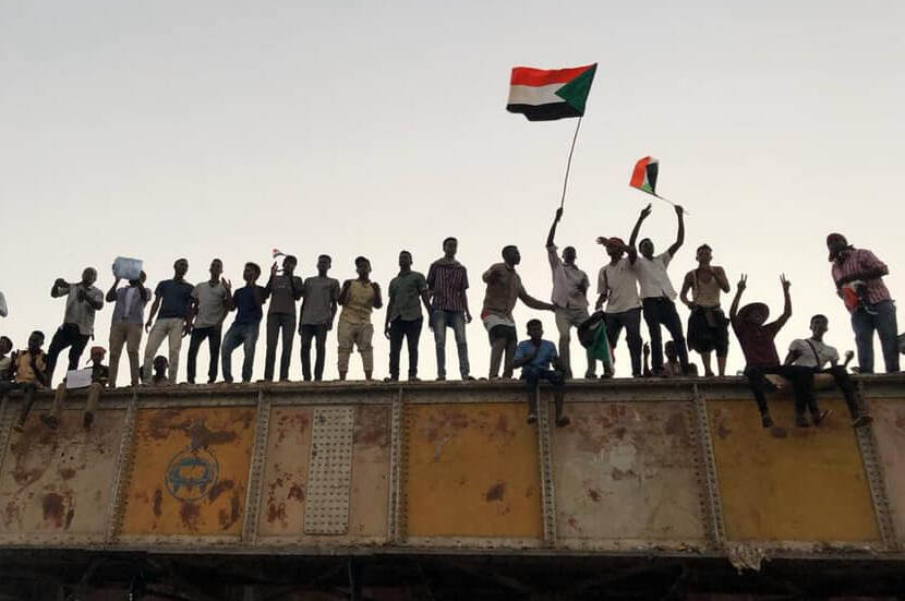 'We hebben alle Nederlanders in Soedan opgeroepen om binnen te blijven'
