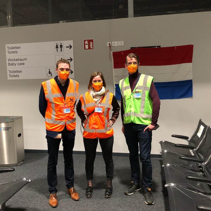 Ambassademedewerker Thom Kyll is vanuit Berlijn betrokken bij de evacuatie van Afghaanse vluchtelingen.
