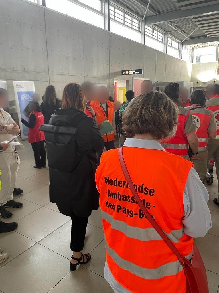 Nederlandse ambassade ontvangt Nederlandse evacués uit Niger