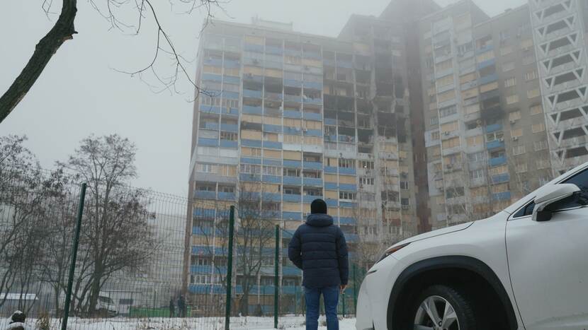 Verwoest flatgebouw in Kyiv, Oekraïne