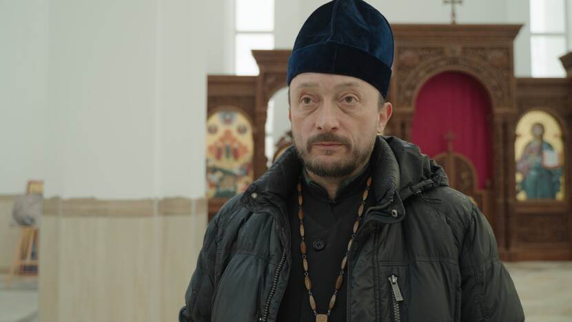 Priester Andryi Halavin.
