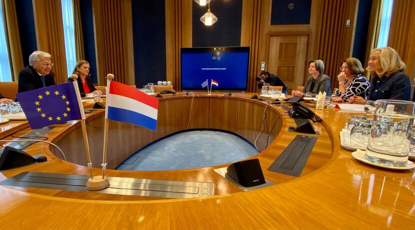Minister Adriaansens en EU commissaris Reynders spraken in Den Haag over gewijzigde regels voor betere online bescherming consumenten