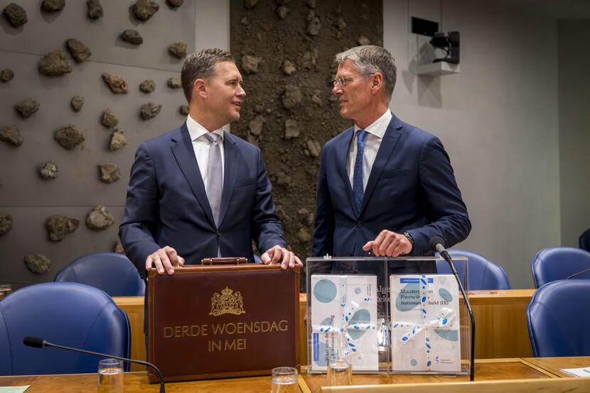 Minister Heinen en Pieter Duisenberg, president van de Algemene Rekenkamer